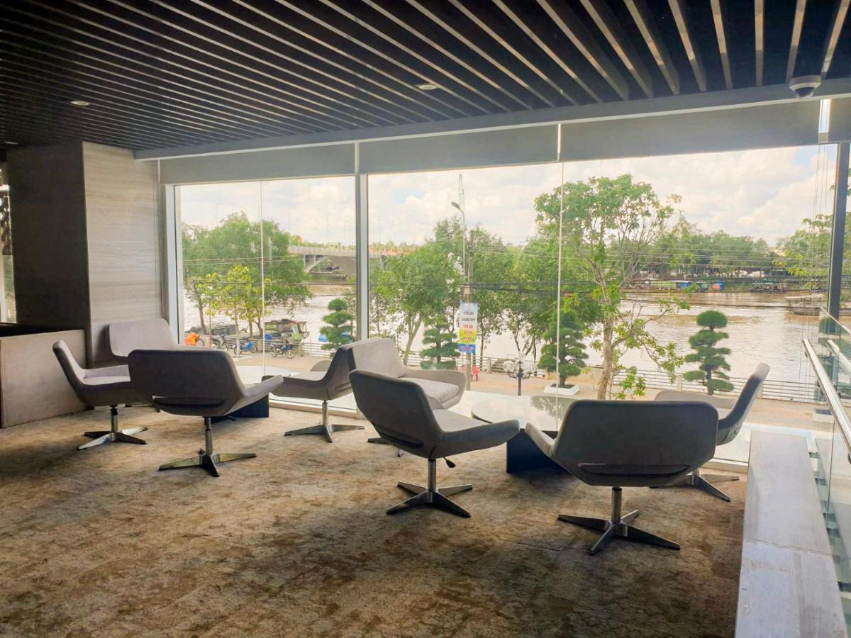 Diamond Stars Ben Tre Hotel Экстерьер фото The lounge at the airport