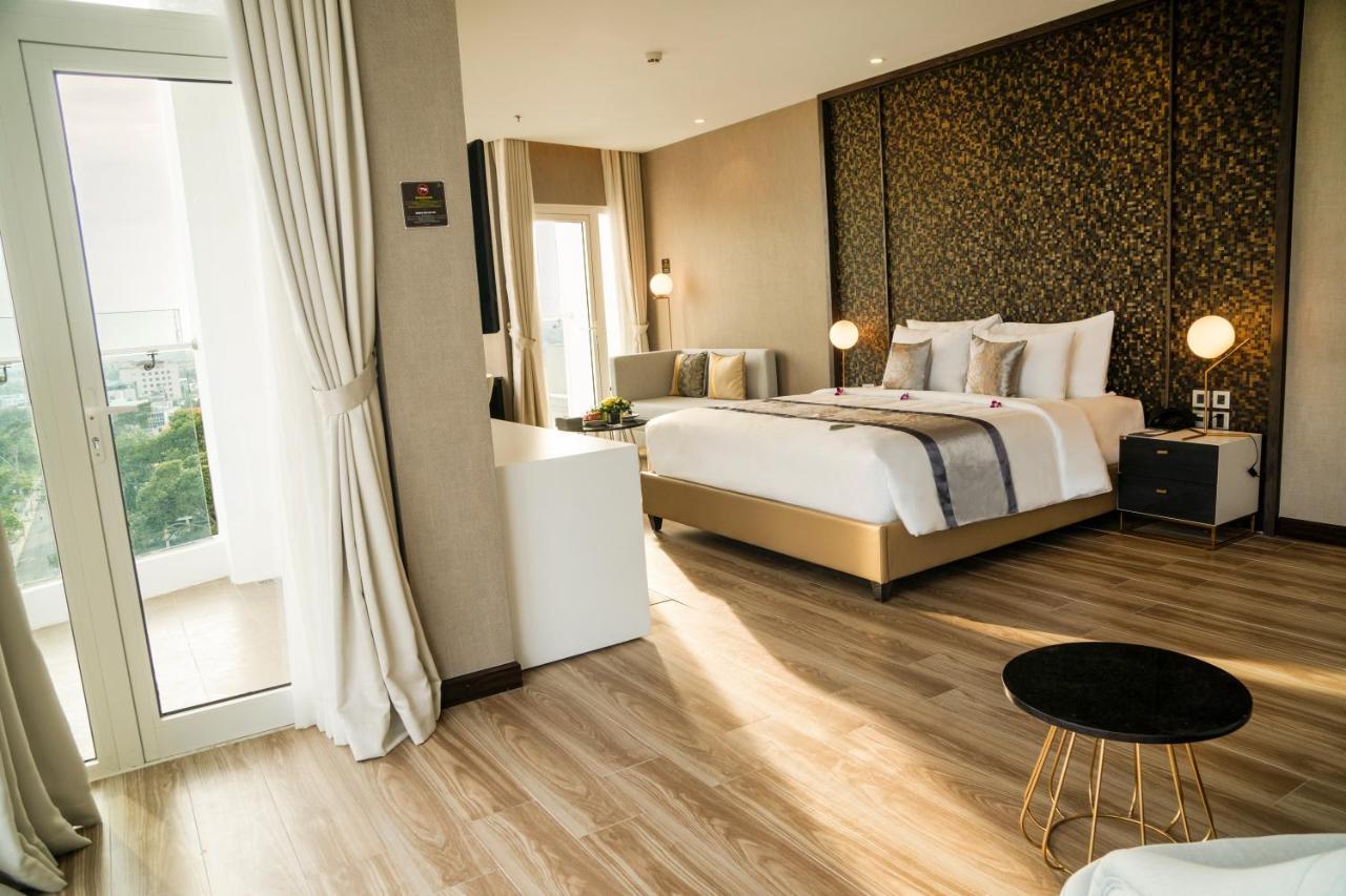 Diamond Stars Ben Tre Hotel Экстерьер фото A bedroom at the hotel